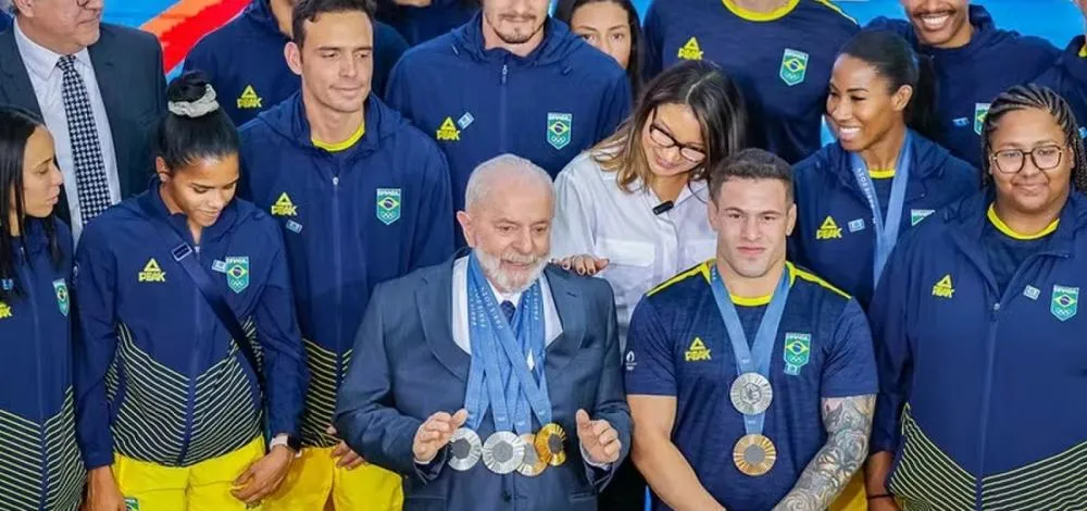 Lula recebe atletas que participaram dos Jogos de Paris 2024 no Planalto