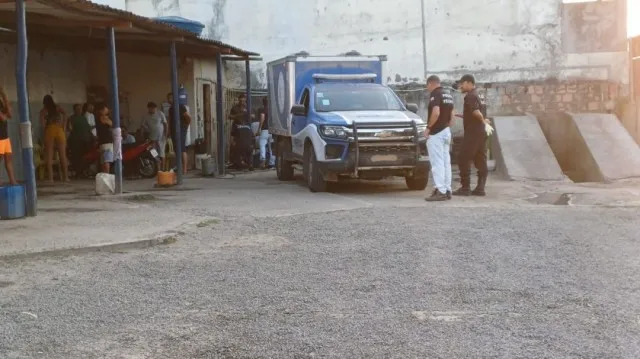 Suspeito de homicídio no bairro Brasília é apresentado com duas facas pela Polícia Civil