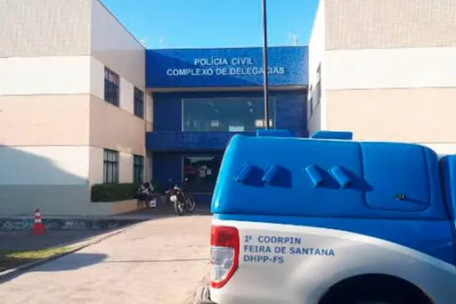 Agressor é preso em flagrante dentro do Complexo de Delegacias em Feira de Santana