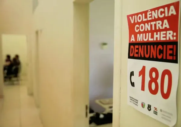 Ministérios firmam acordo para incluir mulheres trans e intersexo em serviços como Ligue 180