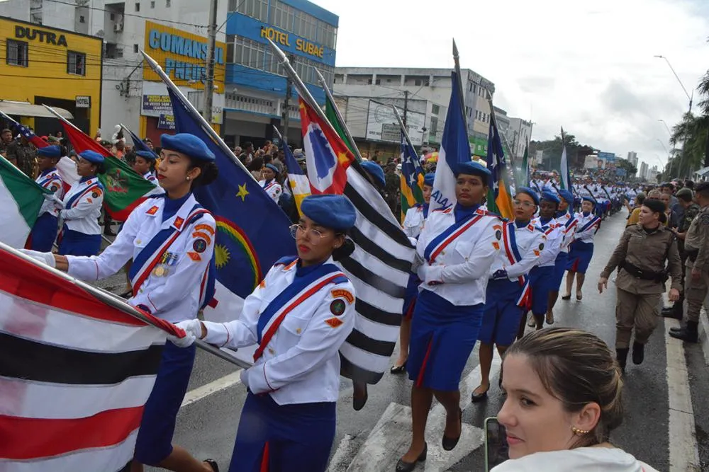 Comemorações da Independência do Brasil com desfile cívico na avenida Presidente Dutra