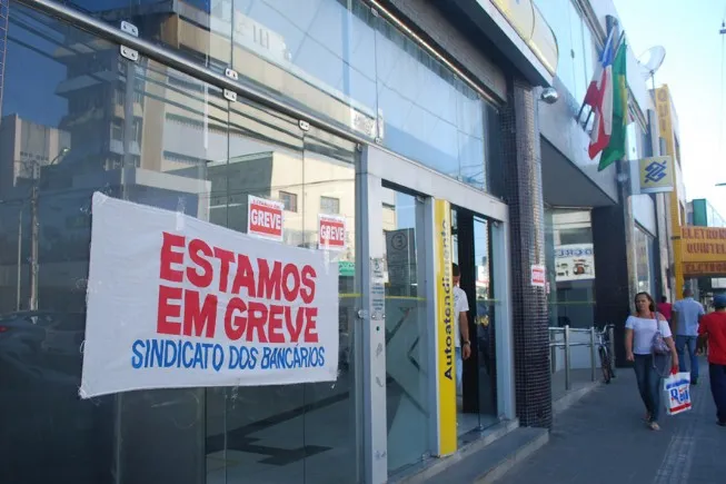 Bancários de Feira de Santana aprovam greve por tempo indeterminado a partir de 13 de setembro