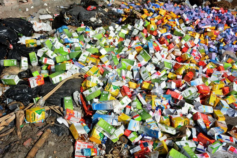 Sesp recolhe medicamentos vencidos descartados irregularmente no Parque Getúlio Vargas