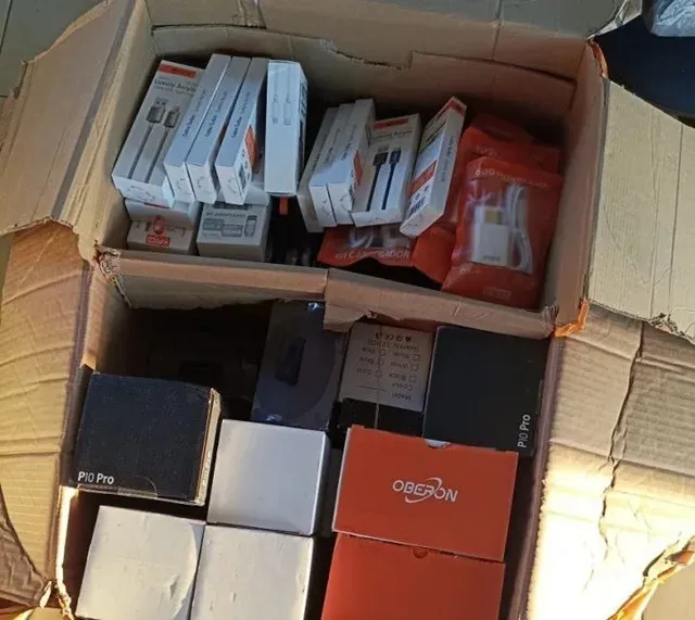  PRF apreende cigarros eletrônicos em ônibus na BR 116, em Feira de Santana 