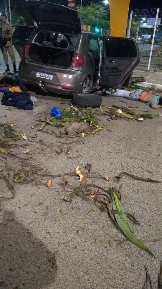 Homem morre e dois ficam feridos após confronto com a polícia em Feira de Santana