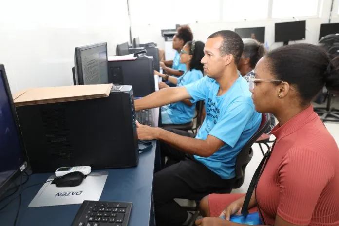 Renovação de matrícula da rede estadual em Feira de Santana para 2025 será realizada em novembro