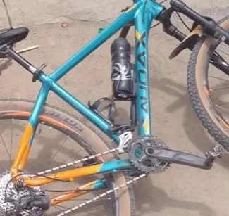 Jovem é morto a tiros enquanto andava de bicicleta no bairro Papagaio