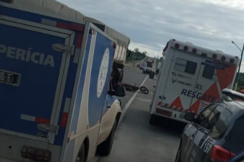 Mecânico morre após colisão com carreta em Santo Estevão 