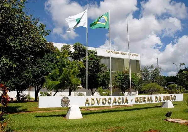 Governo deve analisar criação de órgão regulador das agências