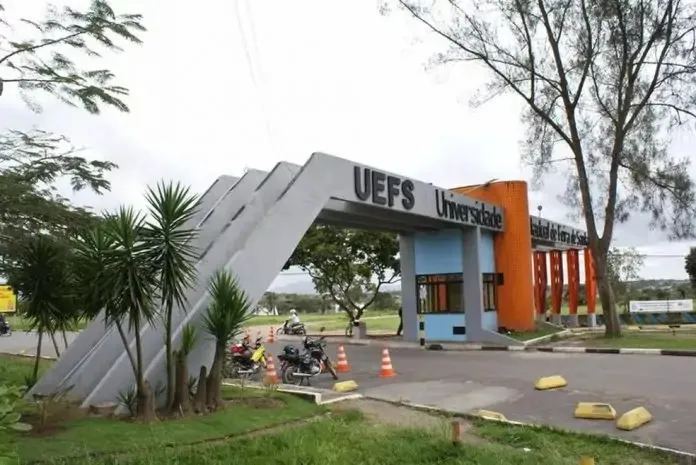 Feira de Graduação da Uefs começou nesta quarta-feira (16) com programação diversificada