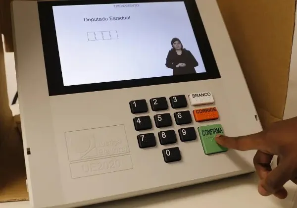 Em 755 cidades do Brasil, nenhuma mulher foi eleita vereadora