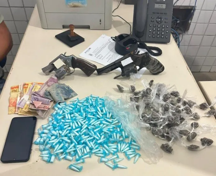 Forças de segurança prendem 93 faccionados e apreendem fuzis e 1,5 tonelada de drogas