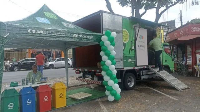 Moradores de Feira de Santana podem trocar resíduos por descontos na conta de energia
