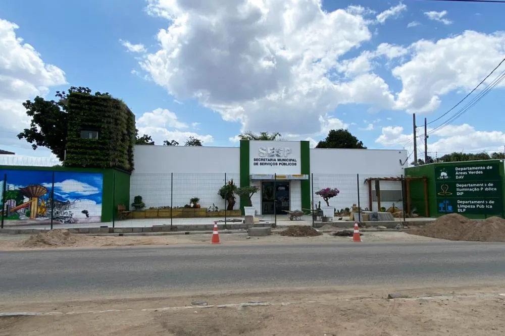 Fachada da Secretaria de Serviços Públicos é revitalizada com projeto sustentável