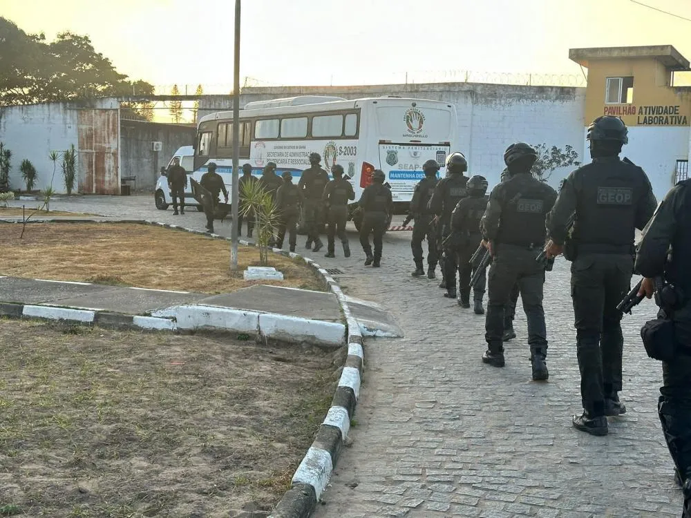 Trinta e um detentos são transferidos do conjunto Penal de Feira de Santana