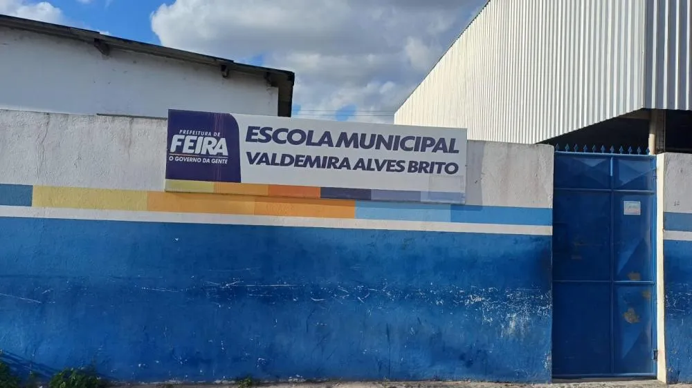 Mães cobram solução para falta de auxiliares na rede municipal de ensino em Feira de Santana