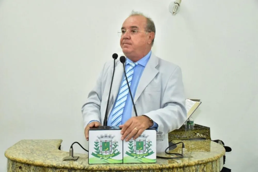 José Carneiro defende aumento de salário dos vereadores de Feira para cerca de R$ 25 mil